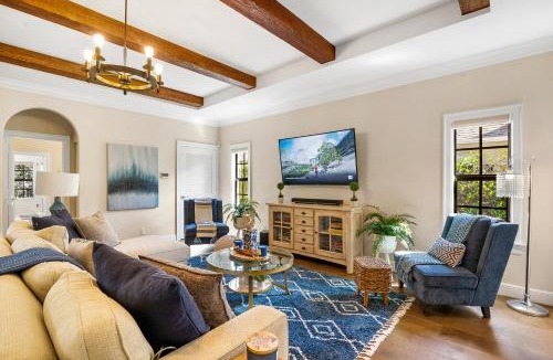 Old Northwood House | Spanish 4BR Compound w Casita & Private Yard