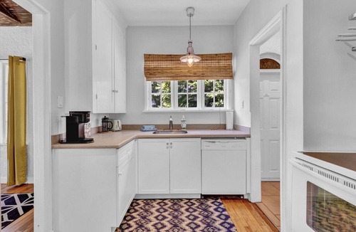 Kingston House | Spanish Beach Bungalow MainHouse