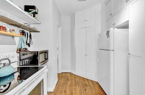 Kingston House | Spanish Beach Bungalow MainHouse