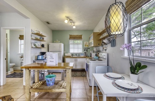 Kingston House | Spanish Bungalow Guest House