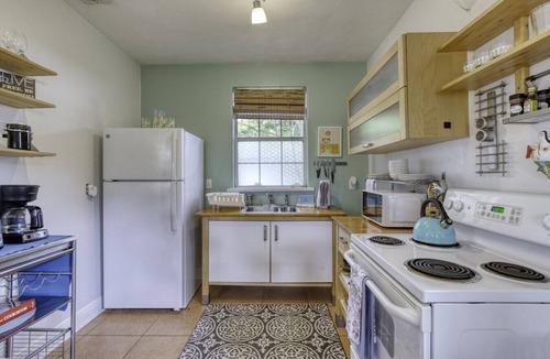 Kingston House | Spanish Bungalow Guest House