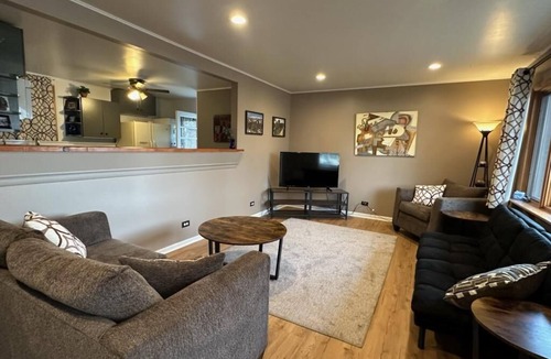 Downers Grove House | Spanish décor w/modern twist & fenced yard
