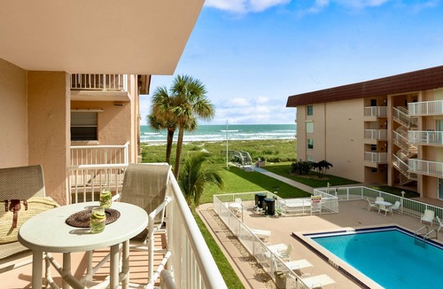 Cocoa Beach House | Spanish Main by Happy Palm Stays