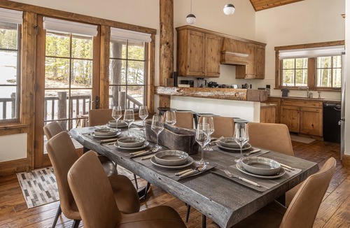 Spanish Peaks Cabin | Spanish Peaks Cabin with Ski-in/Ski-out Access! Hot Tub!