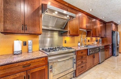 Baytown House | Spanish Retreat
