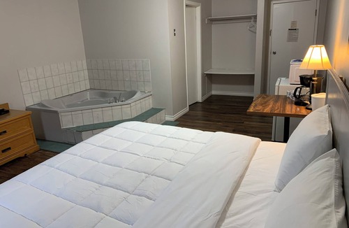 Spanish Hotel | Spanish River Inn