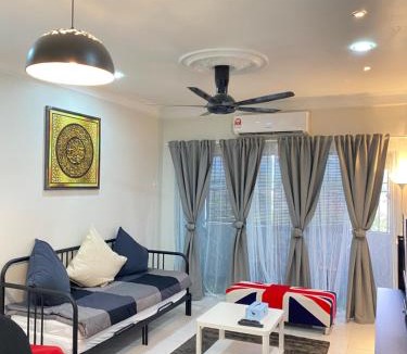 Kampung Paroi Apartment | Spanish Villa homestay