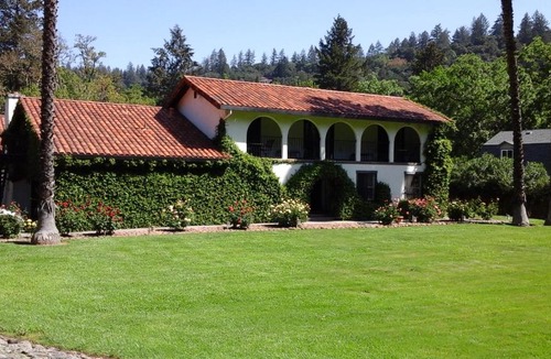 Deer Park Hotel | Spanish Villa Inn