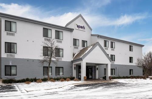 Bryant Pattengill East Hotel | Spark By Hilton Ann Arbor South