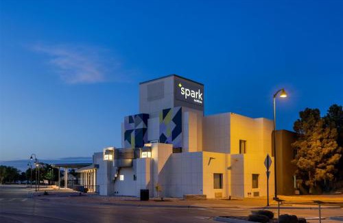 Artesia Hotel | Spark by Hilton Artesia