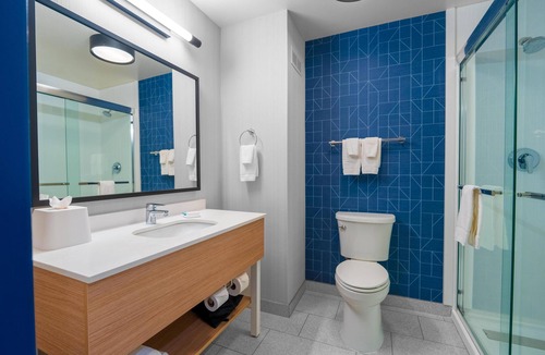 Town Center Hotel | Spark by Hilton Atlanta Kennesaw Town Center