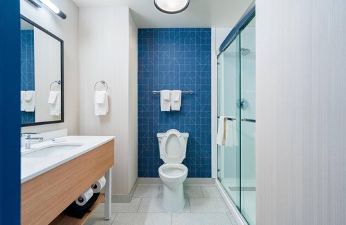 Town Center Hotel | Spark by Hilton Atlanta Kennesaw Town Center