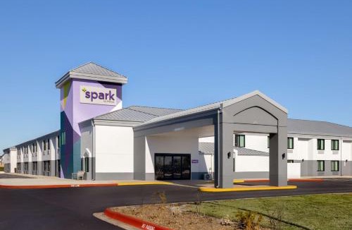 Bentonville Hotel | Spark by Hilton Bentonville