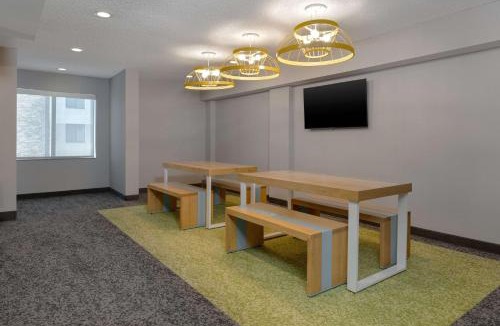 Bentonville Hotel | Spark by Hilton Bentonville