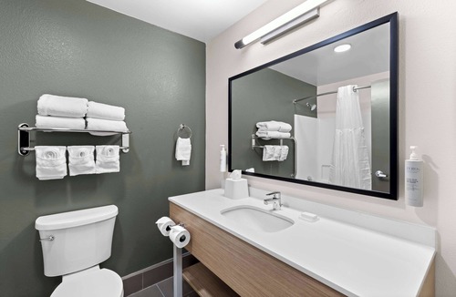 Calhoun Hotel | Spark by Hilton Calhoun