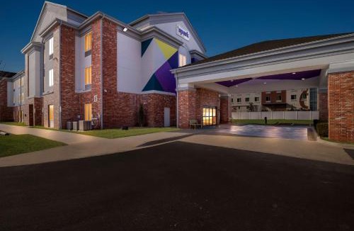 Tulsa Hotel | Spark by Hilton Catoosa Tulsa