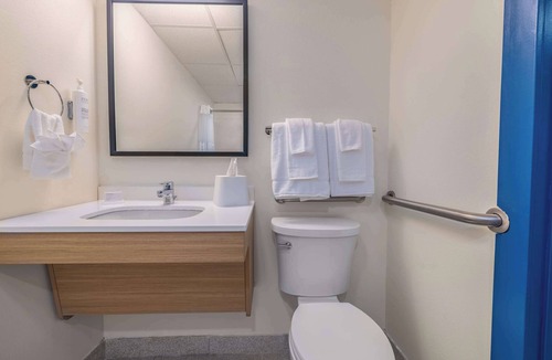 Clarks Summit Hotel | Spark by Hilton Clarks Summit