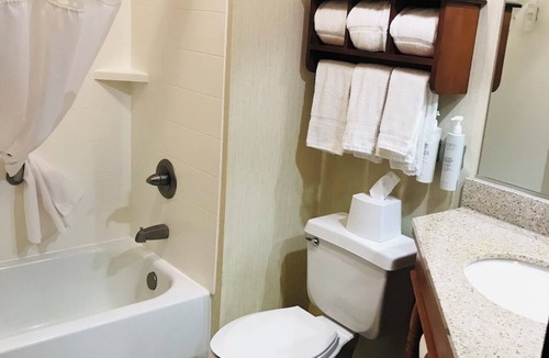 Fairborn Hotel | Spark by Hilton Dayton Fairborn