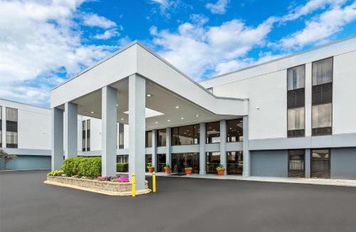 Des Plaines Hotel | Spark by Hilton Des Plaines Chicago O'Hare