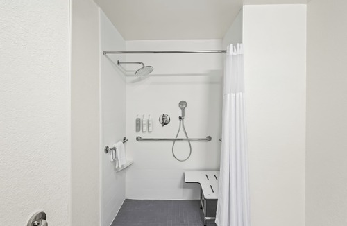 Gwinnett Place Hotel | Spark by Hilton Duluth
