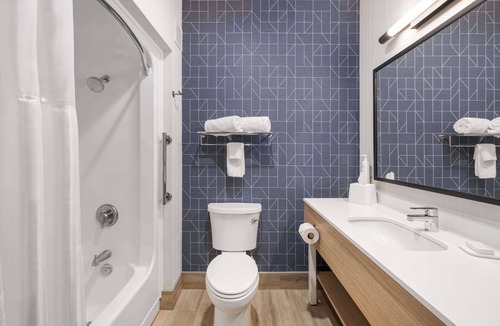 Dumas Hotel | Spark by Hilton Dumas