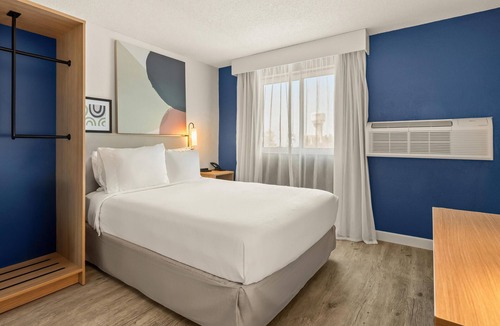 Eden Prairie Hotel | Spark by Hilton Eden Prairie