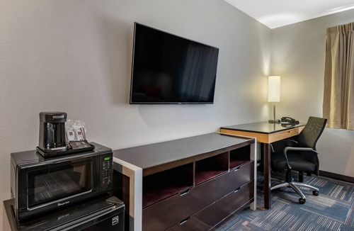 Evansville Hotel | Spark by Hilton Evansville Downtown