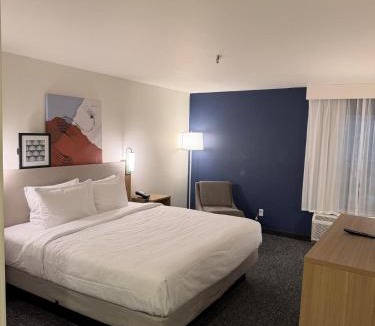 Fairborn Hotel | Spark by Hilton Fairborn