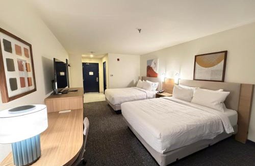Fairborn Hotel | Spark by Hilton Fairborn