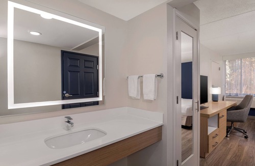 Fishkill Hotel | Spark by Hilton Fishkill