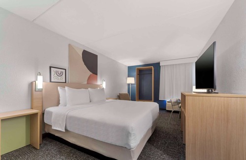 Grand Prairie Hotel | Spark By Hilton Grand Prairie