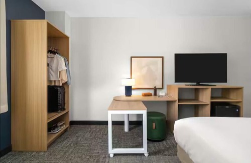 East Paris Hotel | Spark by Hilton Grand Rapids