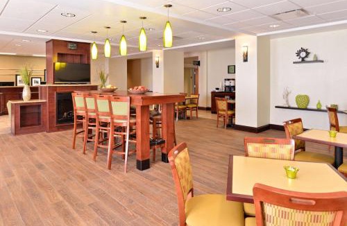 Grand Island Hotel | Spark by Hilton Grand Island