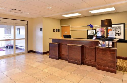 Grand Island Hotel | Spark by Hilton Grand Island