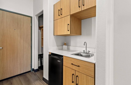 Southeast Houston Hotel | Spark by Hilton Houston Hobby Airport