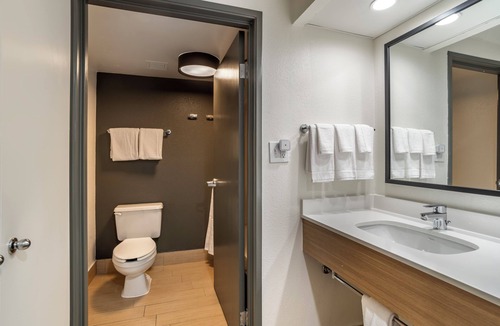 Kannapolis Hotel | Spark by Hilton Kannapolis