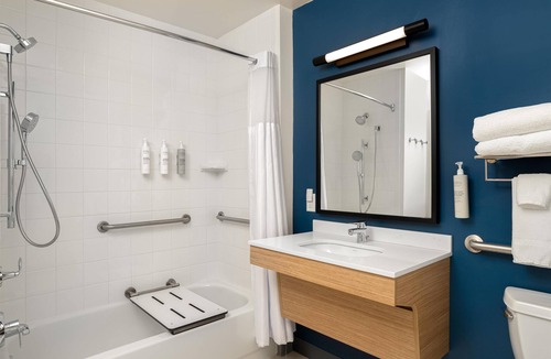 Rohrerstown Hotel | Spark by Hilton Lancaster