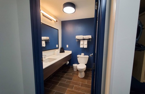 Lansing Hotel | Spark by Hilton Lansing