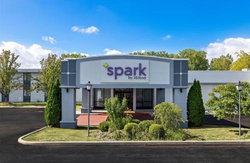 Lockport Hotel | Spark by Hilton Lockport