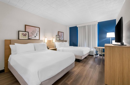 Lockport Hotel | Spark by Hilton Lockport