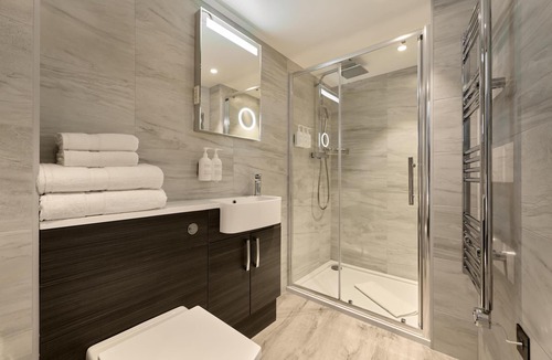 Luton Hotel | Spark by Hilton Luton