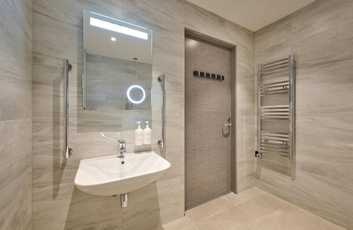 Luton Hotel | Spark by Hilton Luton