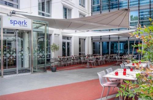 Le Bourg - Gare De Vaise Hotel | Spark by Hilton Lyon Ouest