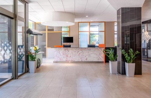 Le Bourg - Gare De Vaise Hotel | Spark by Hilton Lyon Park Saone