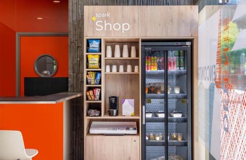 Le Bourg - Gare De Vaise Hotel | Spark by Hilton Lyon Park Saone