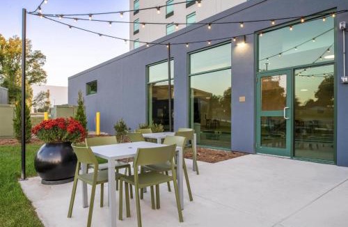 Madison Hotel | Spark By Hilton Madison Central