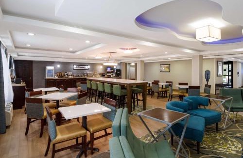 Milford Hotel | Spark by Hilton Milford Boston