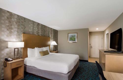 Milford Hotel | Spark by Hilton Milford Boston