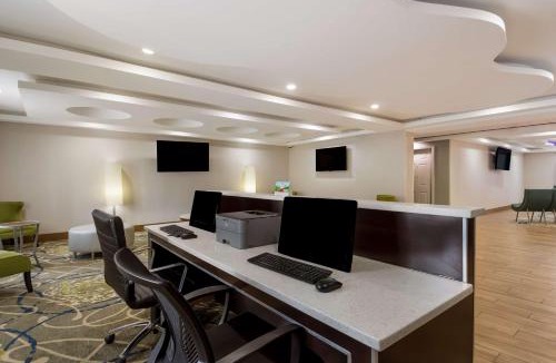Milford Hotel | Spark by Hilton Milford Boston