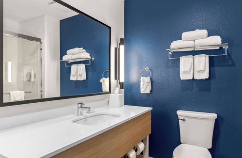 Missouri City Hotel | Spark by Hilton Missouri City Sugar Land